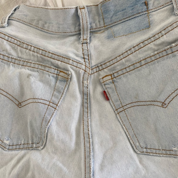 Vintage Levi’s Denim Shorts - Picture 7 of 7